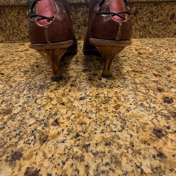 Cydwoq “Skate” Brown Leather Handmade Heels Shoes Sz 38 US 8 Low Heel Casual - Picture 6 of 14